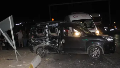 Kavşakta kamyon biçti: 1 ölü, 3'ü ağır 8 yaralı