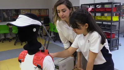 9 yaşındaki Ela ‘ALS Yaşam Destek’ projesi ile dereceye girdi