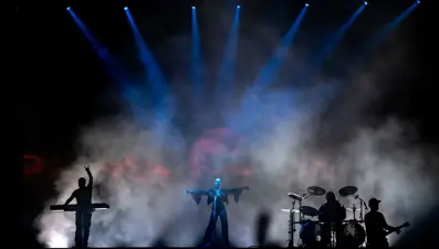 Sepultura ve Epica İstanbul'da dinleyiciyle buluştu