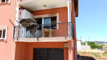 Uşak'ta yangın: Üç kişi dumandan etkilendi