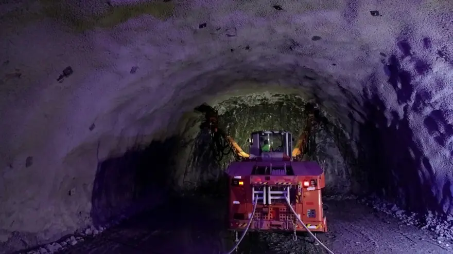Yusufeli'nin yeni yerleşim yerine 40 tünelle ulaşılacak 13 Yusufeli'nin yeni yerleşim yerine 40 tünelle ulaşılacak 13