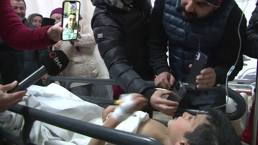 156. SAATTE KURTULDU MUSLERA'YA ÇAĞRIDA BULUNDU 68