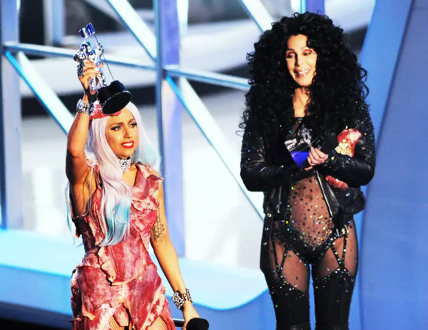 Lady Gaga'nın etten elbisesi! 20
