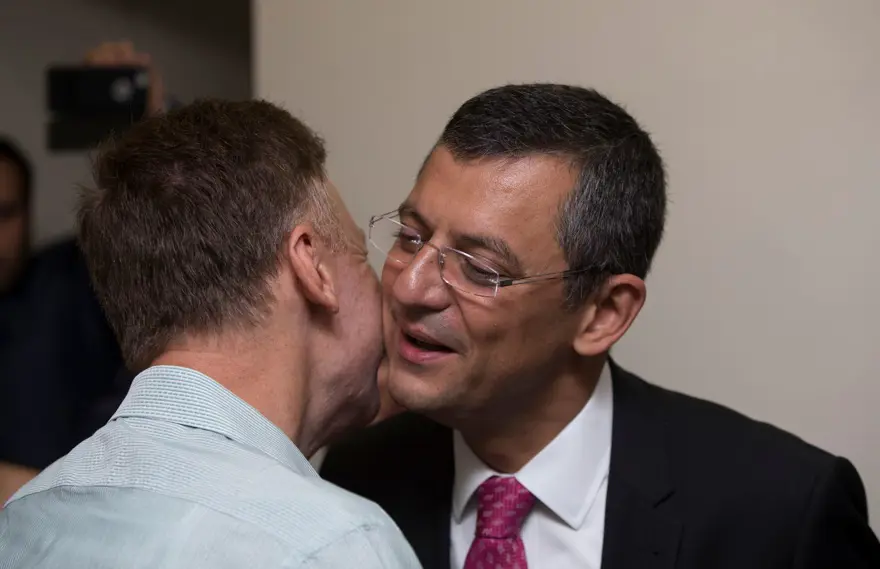 OHAL bitti, sakal gitti (CHP'li Aytuğ Atıcı tıraş oldu) 18