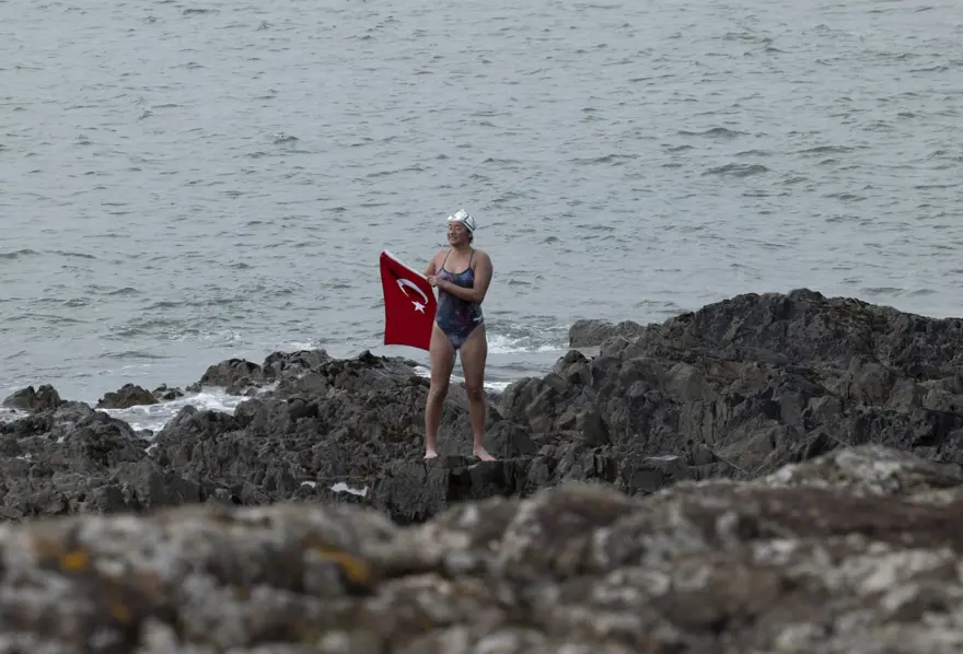 Aysu Türkoğlu, Kuzey Kanalı'nı yüzerek geçen en genç Türk sporcu oldu 10