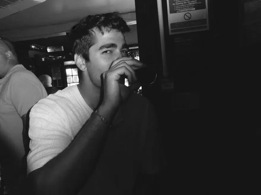 Mert Ramazan Demir'in Londra tatilinden yeni kareler 2 Mert Ramazan Demir'in Londra tatilinden yeni kareler 2