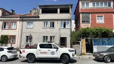 Çakmakla oynarken evi yaktı