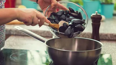 Evde midye dolma nasıl yapılır? (Midye dolma tarifi)