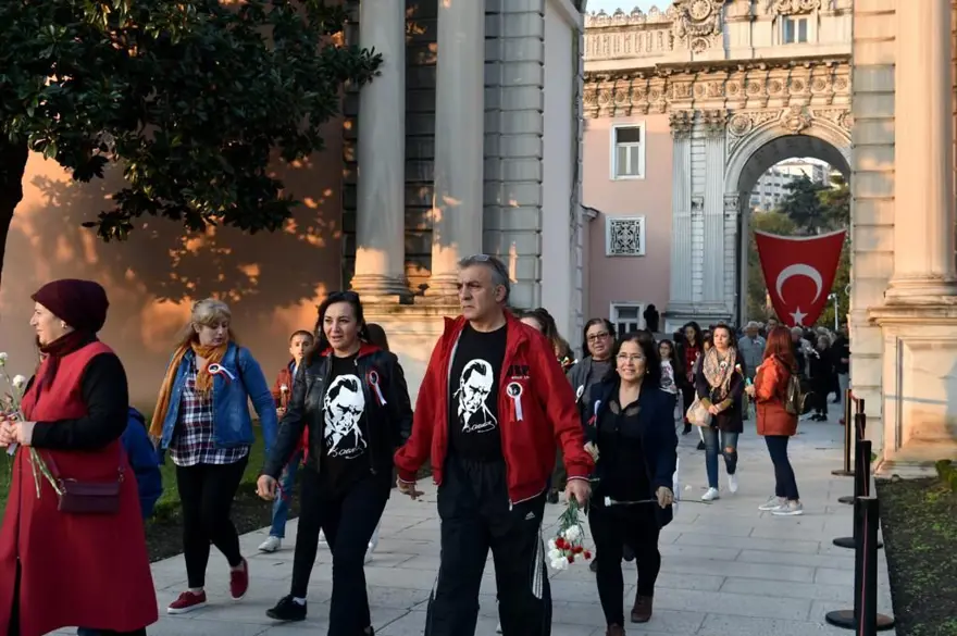 Dolmabahçe Sarayı: Büyük Önder Atatürk'ün son günlerini geçirdiği yer 19 Dolmabahçe Sarayı: Büyük Önder Atatürk'ün son günlerini geçirdiği yer 19