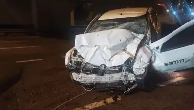 D-100’de feci kaza: Köprünün ayağına çarpan aracın sürücüsü ağır yaralı