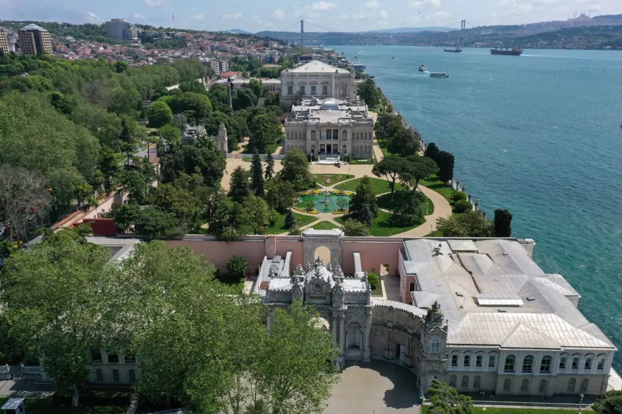 Dolmabahçe Sarayı'nın kullanıma açılışının 167'nci yılı 19
