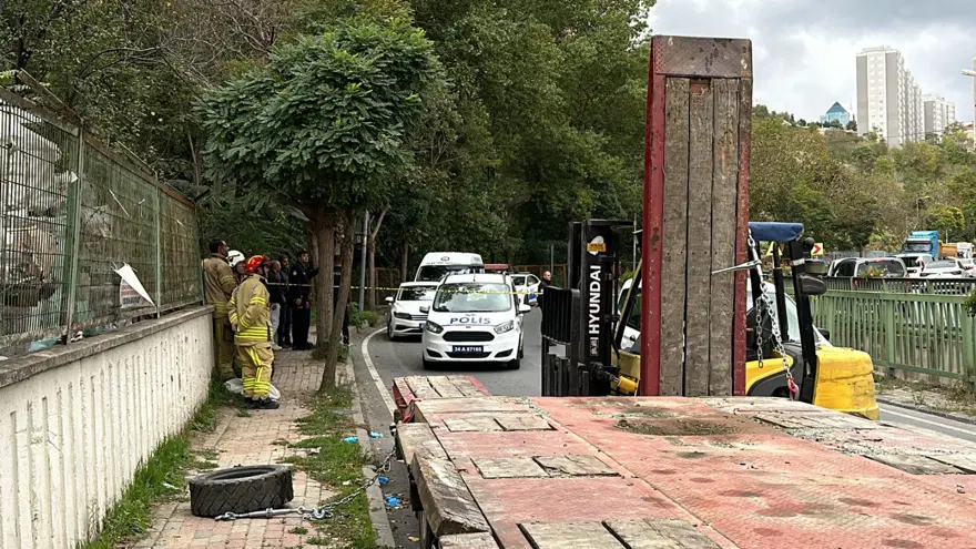 Kağıthane'de feci ölüm: 1 tonluk TIR rampasının altında can verdi 12 Kağıthane'de feci ölüm: 1 tonluk TIR rampasının altında can verdi 12