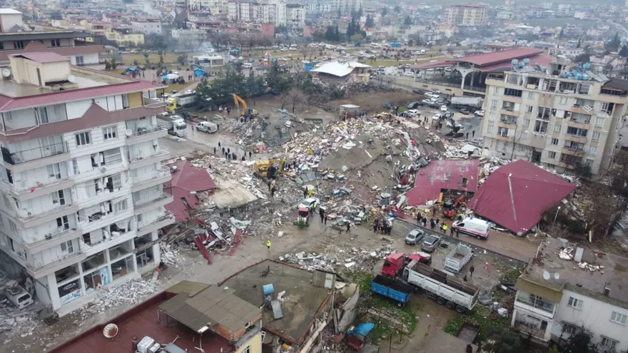 Türkiye yasta | Depremin vurduğu 10 ilden çarpıcı fotoğraflar... 35