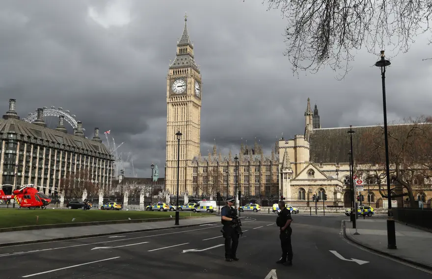 Londra'da silah sesleri (Olay yerinden ilk kareler) 30