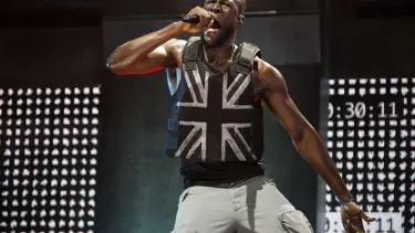 Gizemli sokak sanatçısı Banksy'nin tasarladığı kurşun geçirmez yelek açık artırmaya çıkıyor