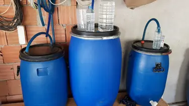 Tavuk çiftliğinde bin 226 litre sahte içki ele geçirildi
