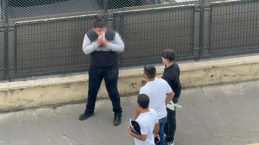 Adliye önünde tekmeli yumruklu kavga 3