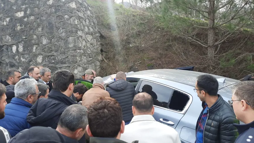 İstinat duvarına çarpan cipin sürücüsü yaşamını yitirdi 2