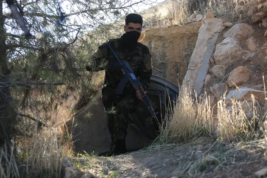 Kasalarla dolu tüneller, kilitli zırhlı kapılar: Esad'ın kardeşinin Suriye'deki gizemli odaları bulundu 2 Kasalarla dolu tüneller, kilitli zırhlı kapılar: Esad'ın kardeşinin Suriye'deki gizemli odaları bulundu 2