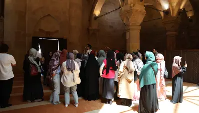 Dünyada eşi benzeri yok: Dilleri kısır, kalemleri kırık bırakıyor