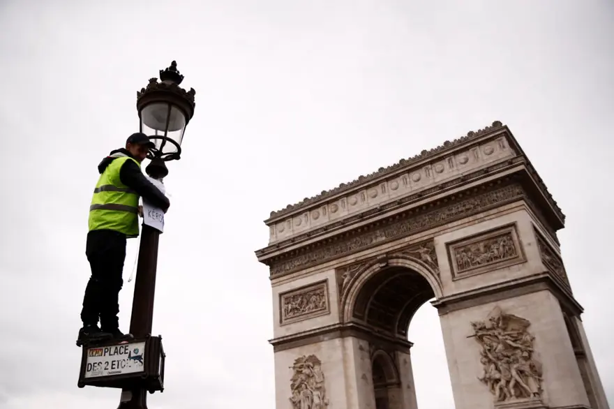 Paris'te 167 sarı yelekli gözaltına alındı 9