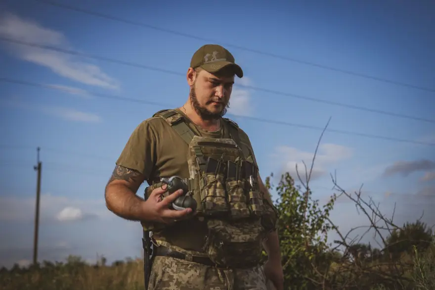 Ukraynalı kadınlar cephede görev almak için hazırlık yapıyor 12 Ukraynalı kadınlar cephede görev almak için hazırlık yapıyor 12