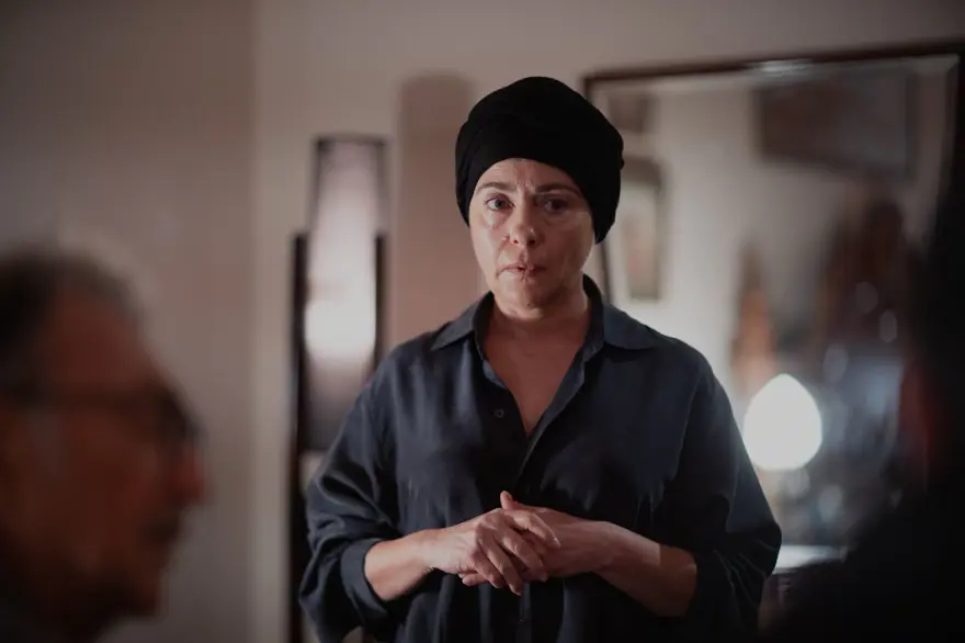 GÜLTEN HER ŞEYİN FARKINDA 6