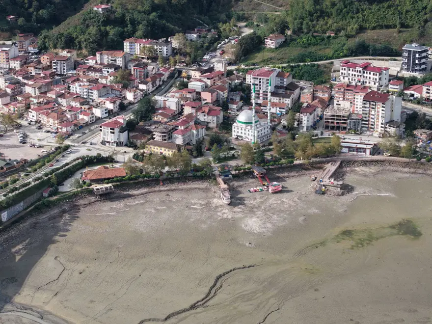 Gerçekler ortaya çıktı: "Sığ göl, ölü toprak, sönük ilçe" Gerçekler ortaya çıktı: "Sığ göl, ölü toprak, sönük ilçe"