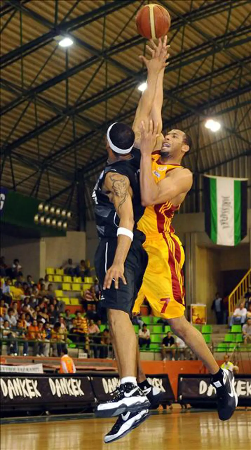 G.Saray: 84 - Beşiktaş: 74 8