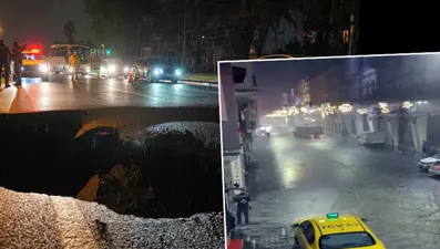 İstanbul'da yol çöktü, taksi takla attı. İstiklal Caddesi göle döndü