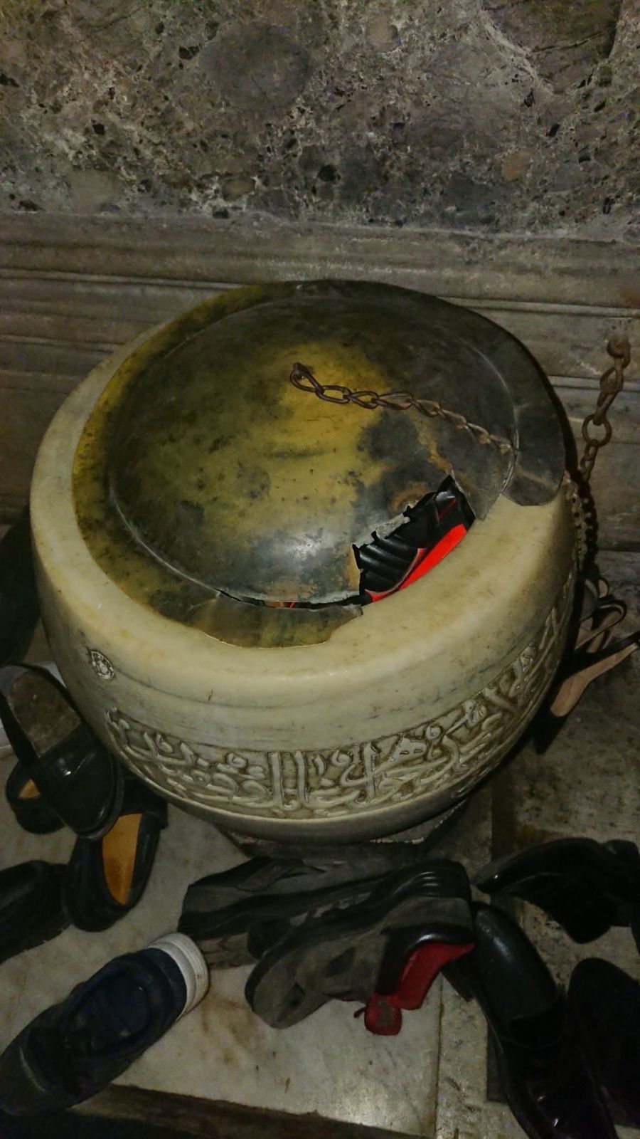 Ayasofya'da tahribat iddiası: Su haznesi kırıldı, ayakkabılık oldu