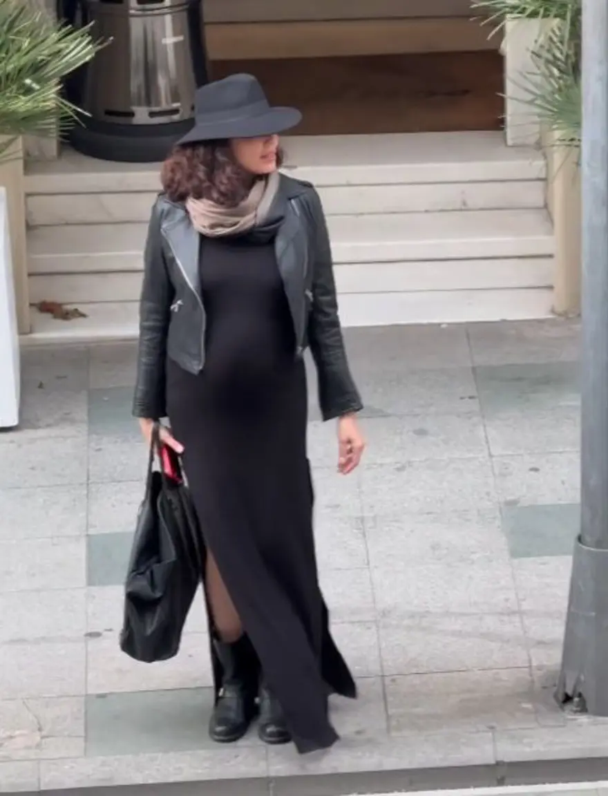 Dünyanın en güzel kızı ikinci kez anne olmaya hazırlanıyor 2