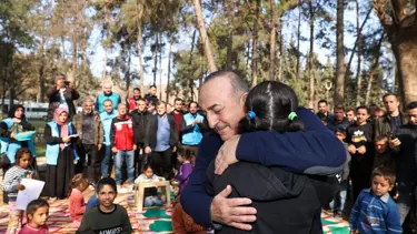 Dışişleri Bakanı Çavuşoğlu Kahramanmaraş'ta deprem sonrası çalışmaları inceledi