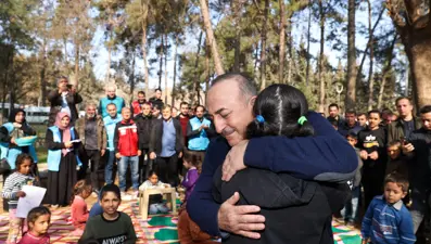 Dışişleri Bakanı Çavuşoğlu Kahramanmaraş'ta deprem sonrası çalışmaları inceledi