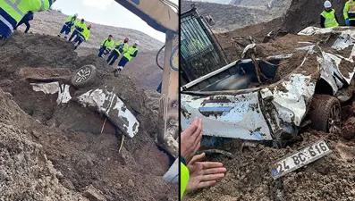 Erzincan İliç'te maden faciası | Toprak altında kalan pikap bulundu