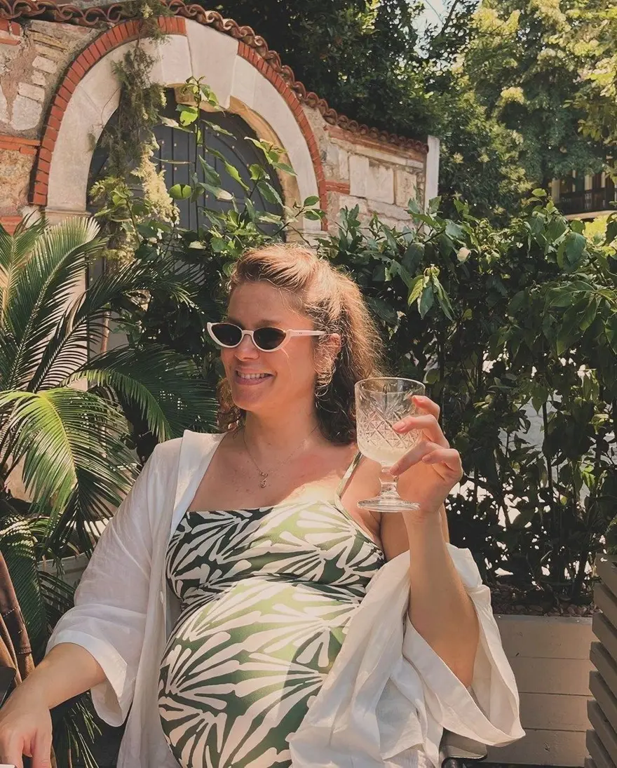 Taze anne Burcu Biricik'ten kızı Luna'yla paylaşım 6