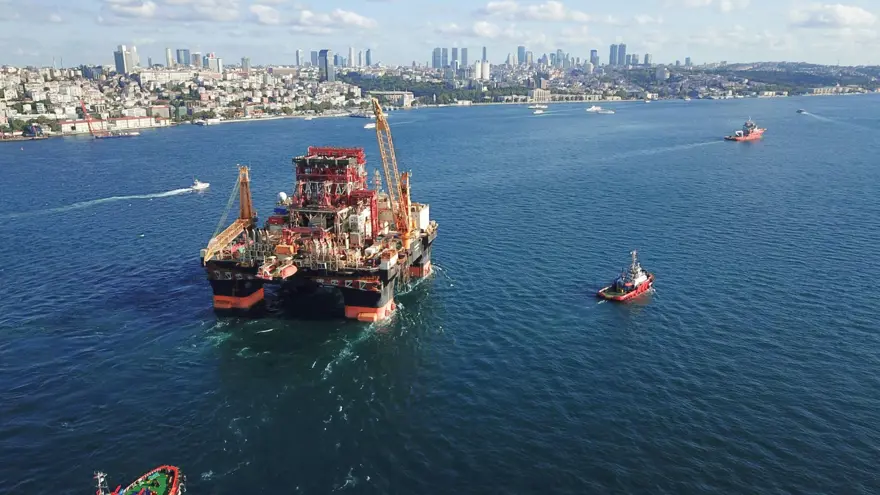 Dev petrol arama platformu İstanbul Boğazı'ndan geçti 7