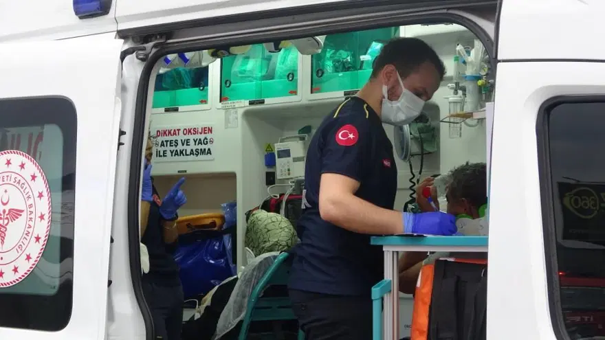 D-100’deTIR, belediye otobüsüne çarptı: 9 yaralı 3