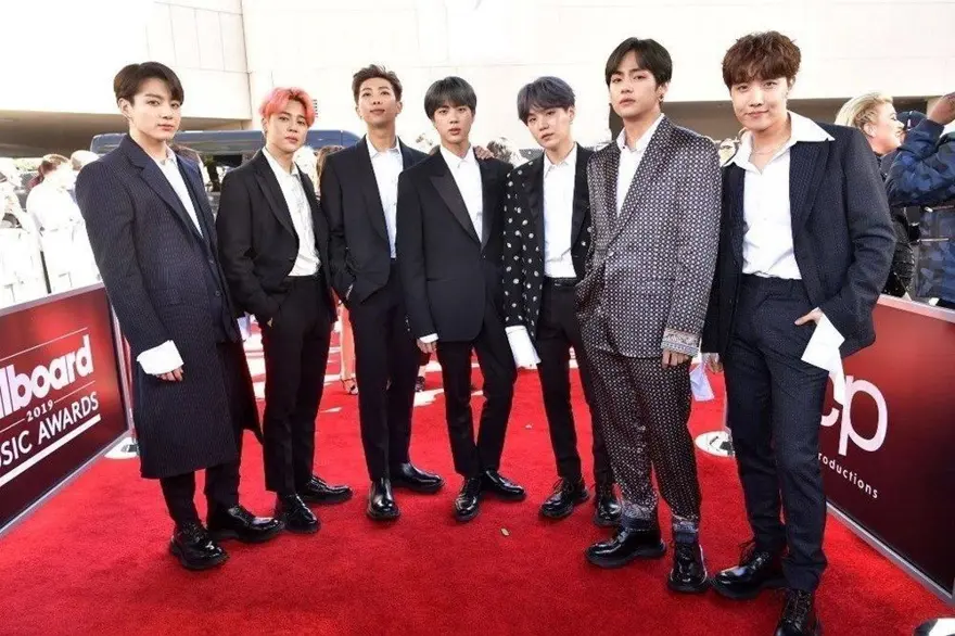 BTS'in çizgi romanı görüntülenme rekoru kırdı BTS'in çizgi romanı görüntülenme rekoru kırdı