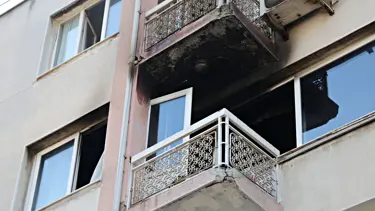İzmir'de yaşadığı evi ateşe verdi (3 kişiyi kahvehane çalışanı kurtardı)