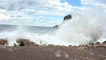 Amasra'da kuvvetli fırtına: Dalga boyu 5 metreyi aştı