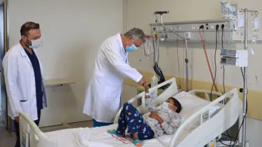 Babasının böbreği 13 yaşındaki oğluna umut oldu