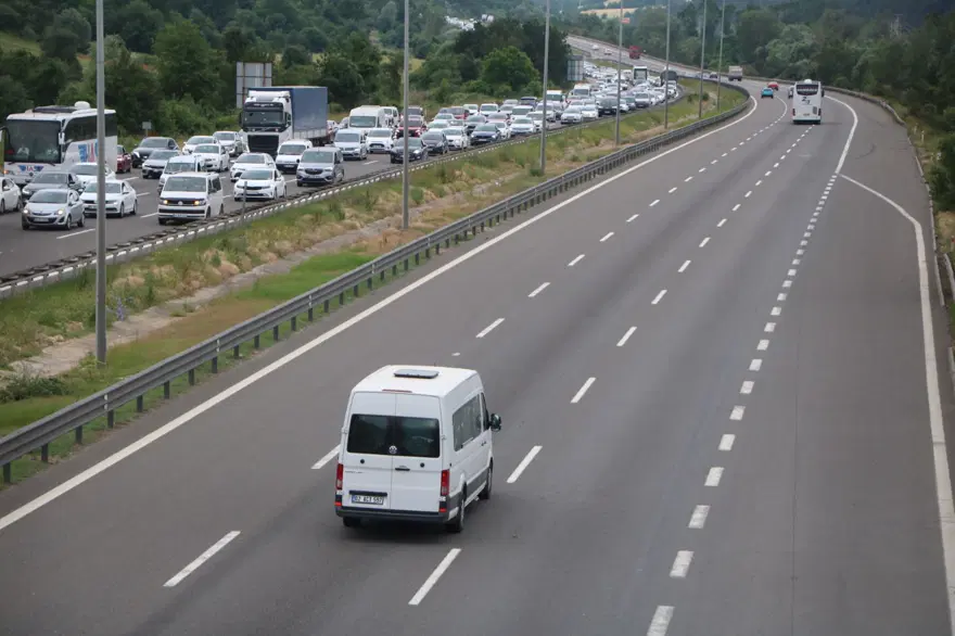Yollarda son durum: Anadolu Otoyolu ile İstanbul çıkışında trafik yoğunluğu arttı 5