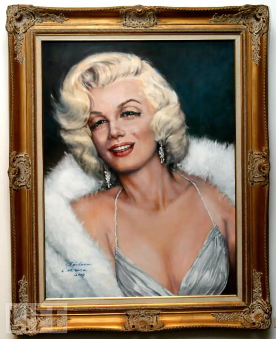 Barbara Carrera'nın Marilyn'i 3