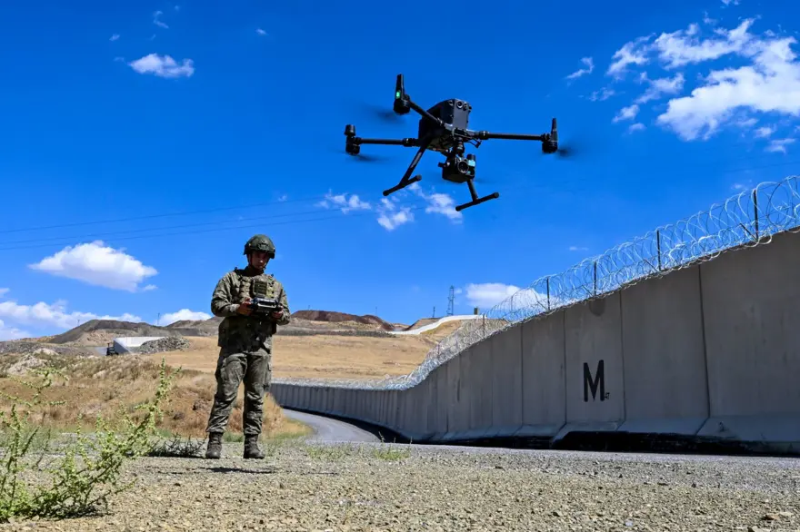 İran sınırına beton bariyer: 200 kilometresi tamamlandı 7 İran sınırına beton bariyer: 200 kilometresi tamamlandı 7