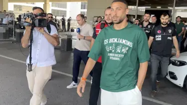Fenerbahçe'nin prensip anlaşmasına vardığı Cenk Tosun, İstanbul'da