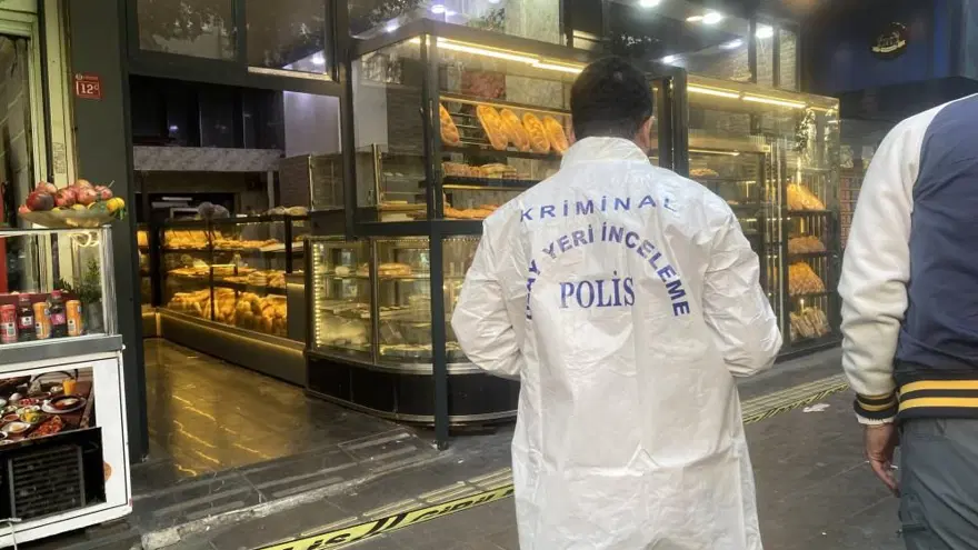 Fırındabıçaklı saldırgan paniği: Üç kişiyi bıçakladı, polis bacağından vurdu 