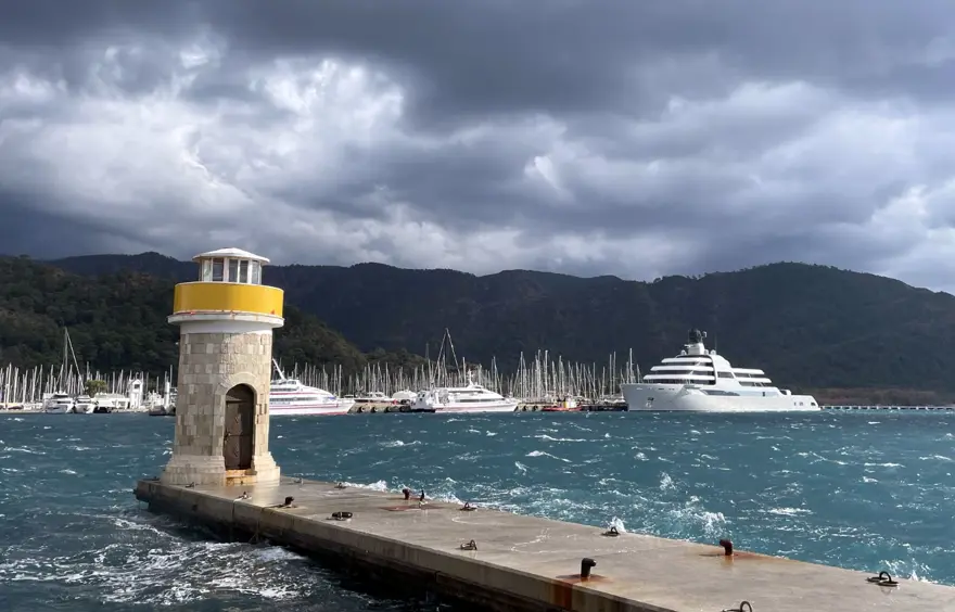 Rus milyarder Abramoviç'in yatı Marmaris'te 1