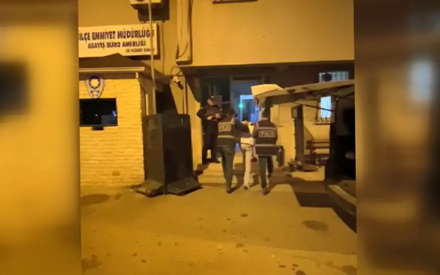 Babasının tüfeğiyle dehşet saçıp sosyal medyada paylaştı 3
