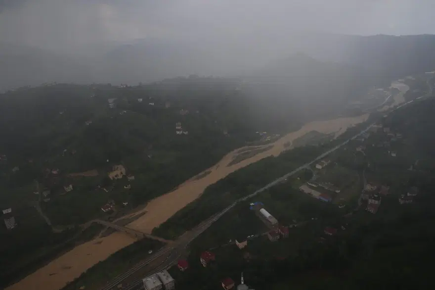 Rize'deki sel felaketinin hasarı gün ağarınca ortaya çıktı 21 Rize'deki sel felaketinin hasarı gün ağarınca ortaya çıktı 21